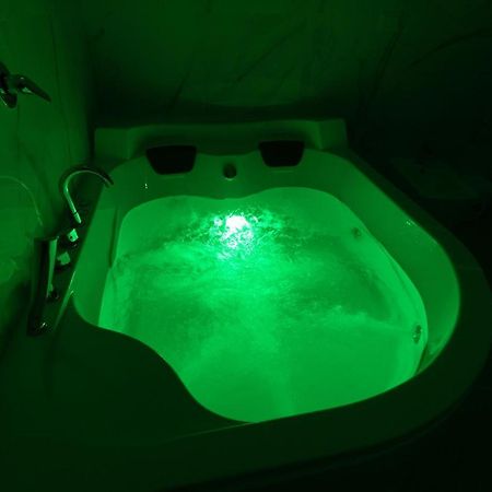 My Brilliant Home With Jacuzzi 2 Steps From St Toledo Наполи Екстериор снимка