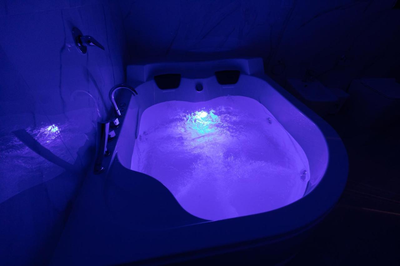 My Brilliant Home With Jacuzzi 2 Steps From St Toledo Наполи Екстериор снимка