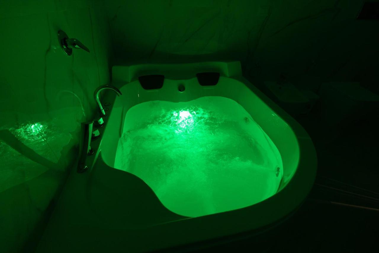 My Brilliant Home With Jacuzzi 2 Steps From St Toledo Наполи Екстериор снимка