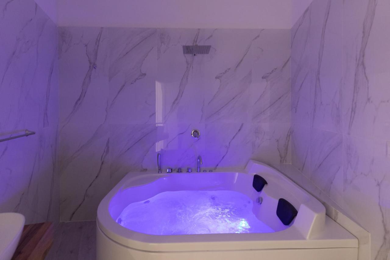 My Brilliant Home With Jacuzzi 2 Steps From St Toledo Наполи Екстериор снимка