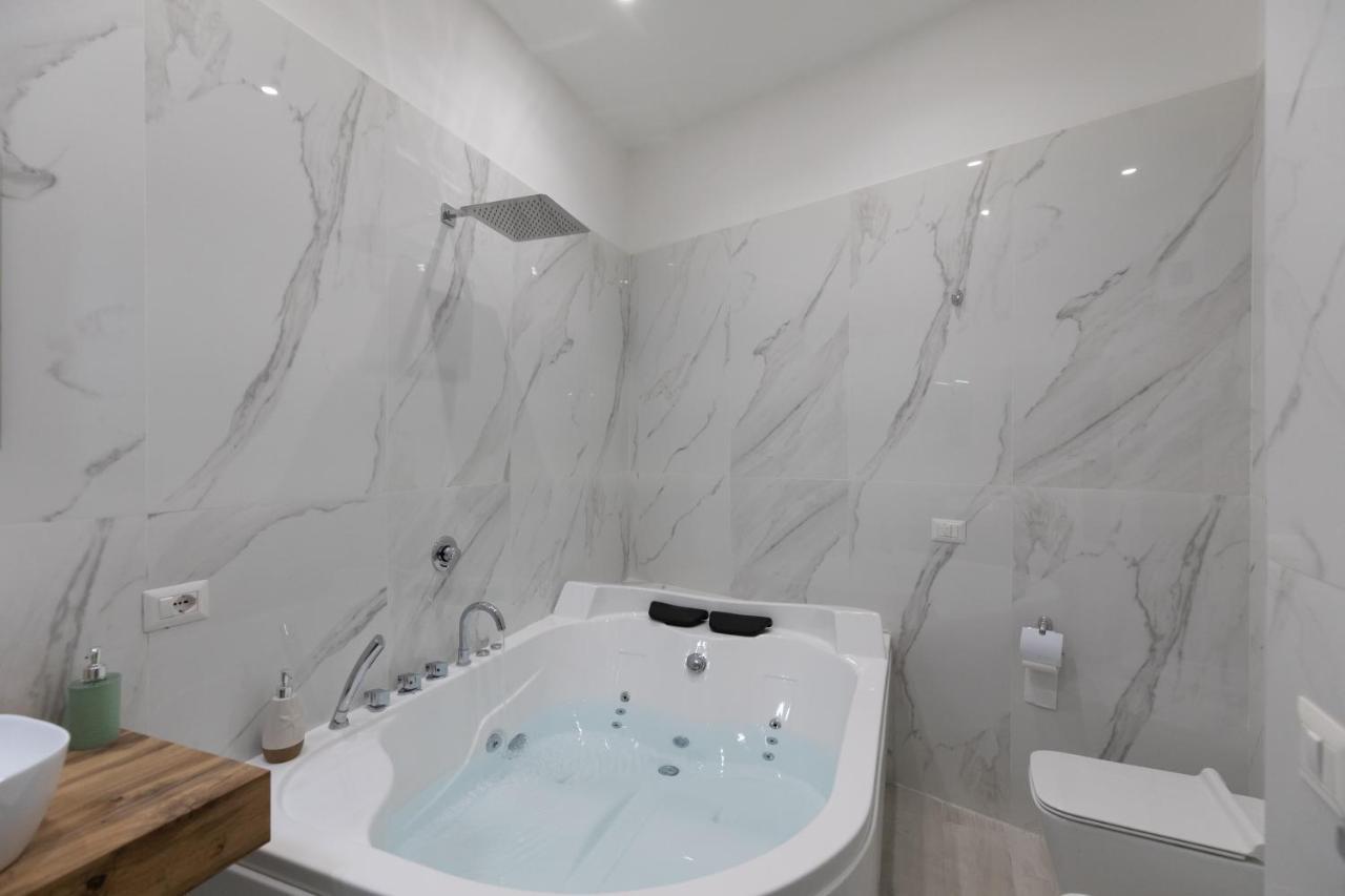 My Brilliant Home With Jacuzzi 2 Steps From St Toledo Наполи Екстериор снимка